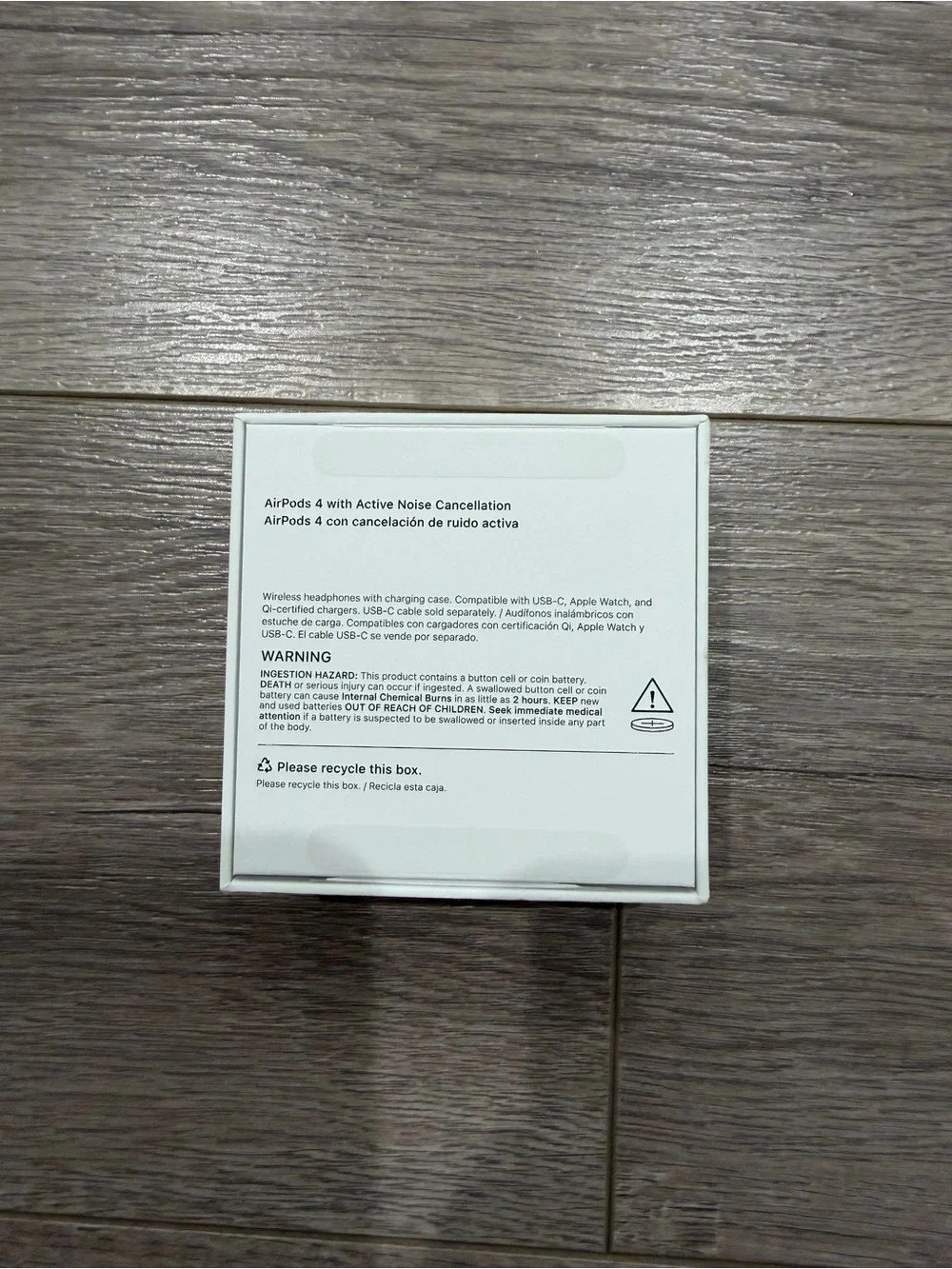 AirPods 4 Box